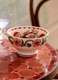 Bol à œillets roses pour dessert