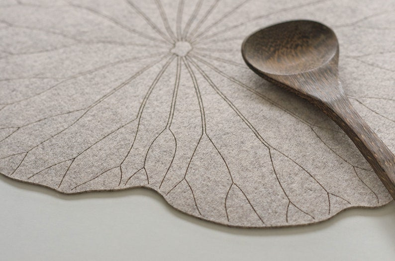 Feuille de lotus Set de table en feutre irrégulier, 4/6/8 pièces, pour table ronde, style minimaliste