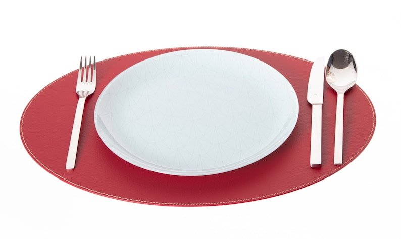 Sets de table ovales en cuir recyclé  - Résistant aux rayures, finitions élégantes