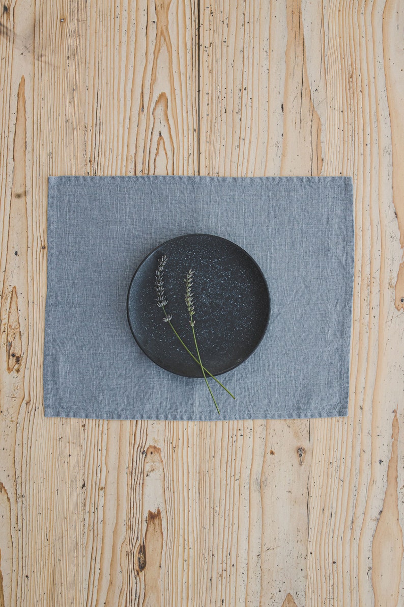 Sets de table en lin gris vert lavables naturels,  35x45 cm, faits main