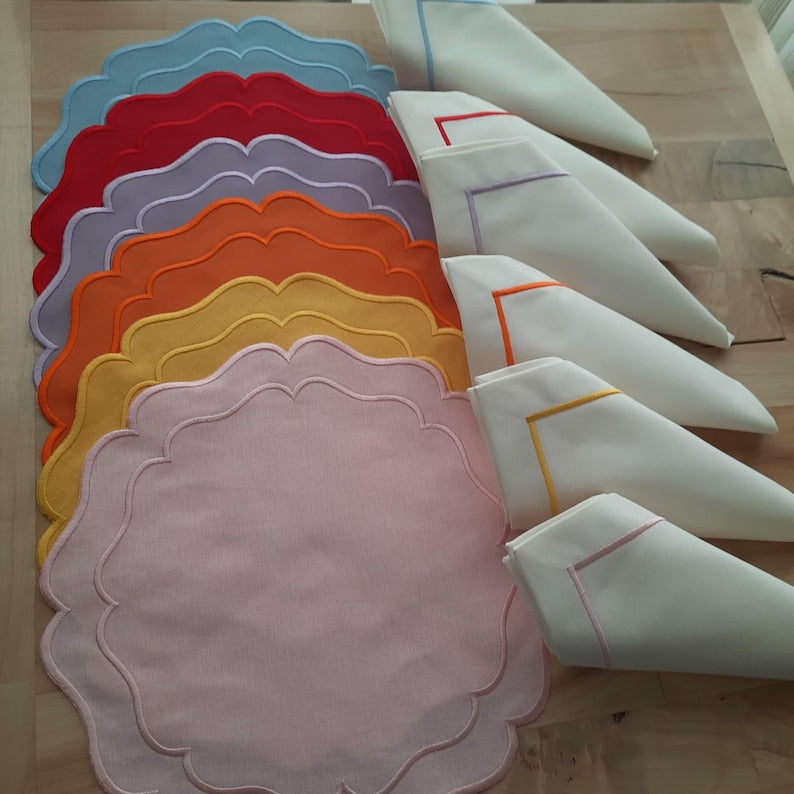 Napperons brodés en coton et lin 35 cm - Décoration de table colorée