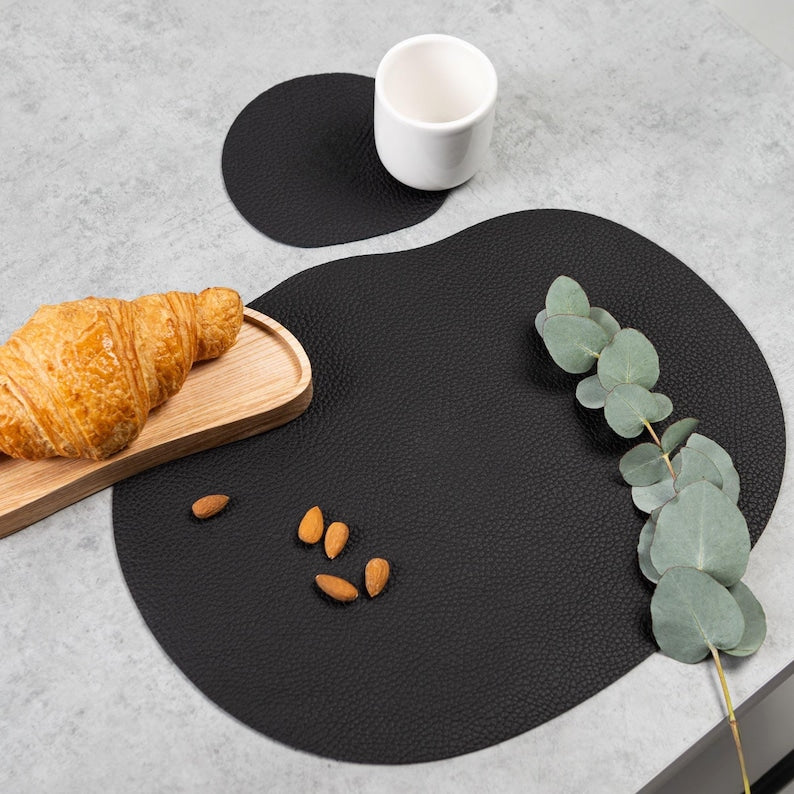 Sets de table en cuir naturel beige, noir, ivoire, gris clair, vert olive, marron rouille, bleu foncé
