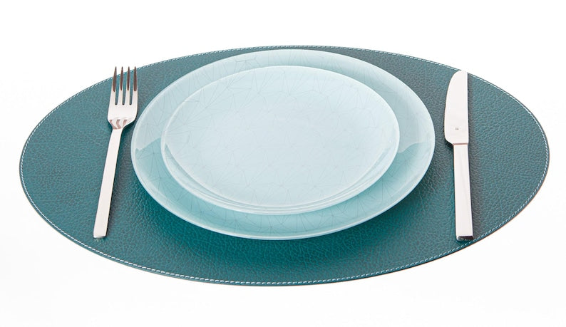 Sets de table ovales en cuir recyclé  - Résistant aux rayures, finitions élégantes
