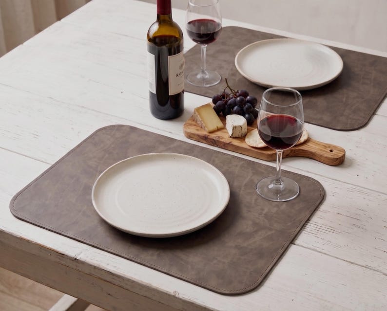 Set de table en similicuir résistant à la chaleur, imperméable, facile à nettoyer, 18 x 13 pouces
