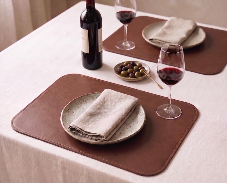 Set de table en similicuir résistant à la chaleur, imperméable, facile à nettoyer, 18 x 13 pouces