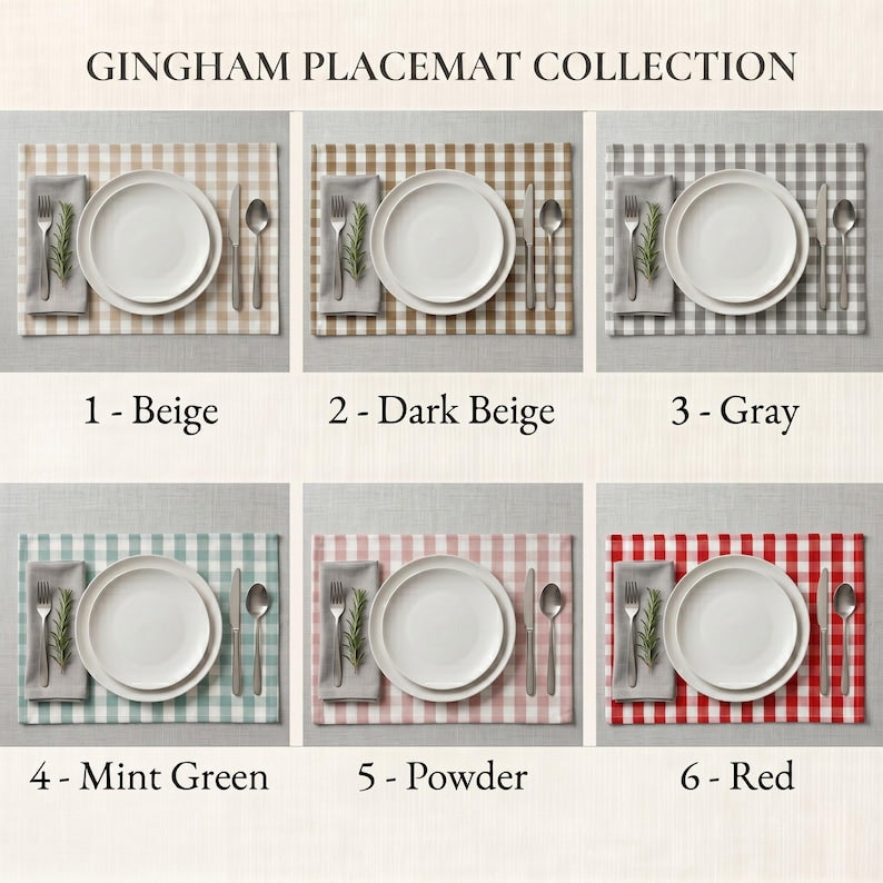 Un ensemble de quatre sets de table en coton vert à carreaux, résistants aux taches : rond, ovale, rectangulaire et carré.